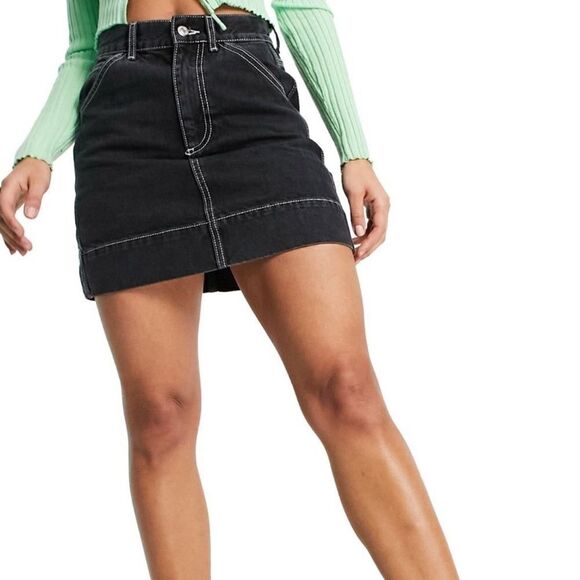 TopShop size 2 carpenter black jean mini skirt - Picture 4 of 4